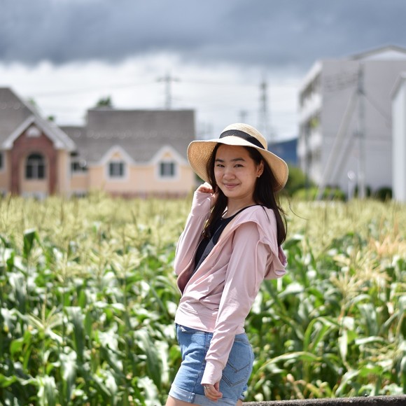 Meet your Posher, Edith - Picture 1 of 1